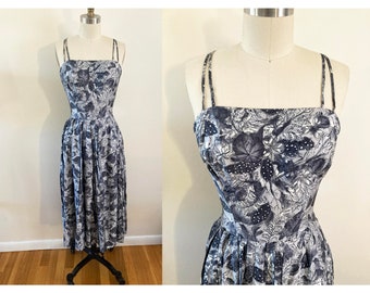 1950s formal or party dress / Medium vintage gown with full skirt and spaghetti straps / gray blue silver floral pattern