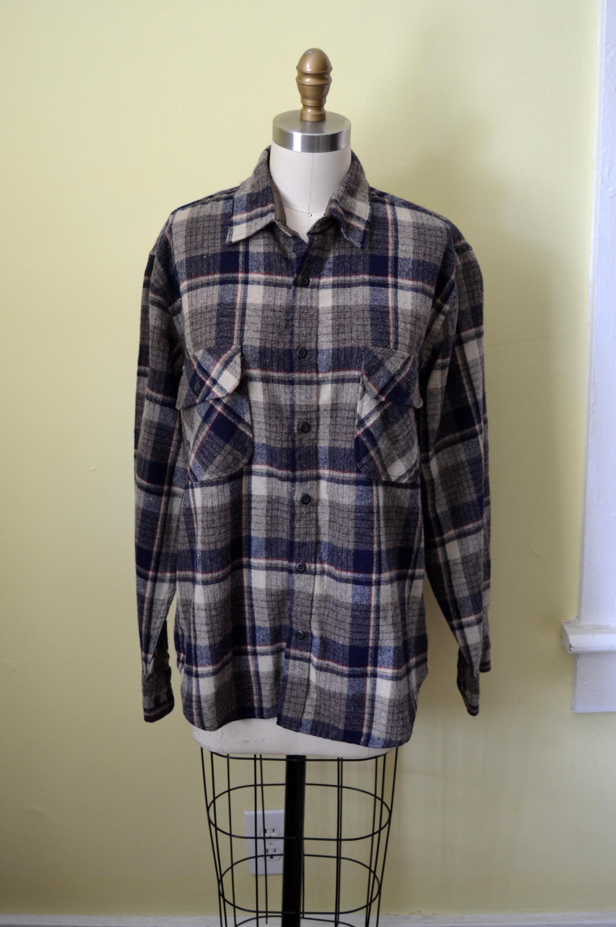 Vintage 1980s men's wool flannel shirt / vintage | Etsy