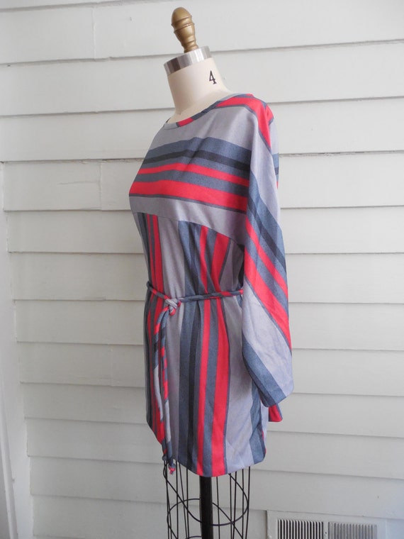 1970s striped tunic in red and gray / Medium to L… - image 3