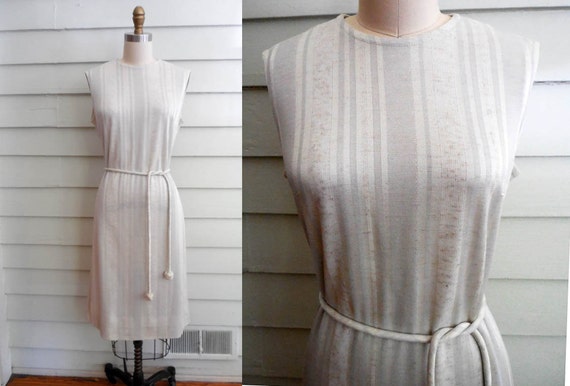 1970s silvery gray shift dress with stripes and b… - image 1