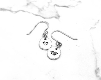 Pendientes reversibles de ley reversibles de mariposa del corazón