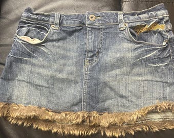 Apple Bottoms Jean Skirt with Faux Fur Trim Sz 7/8 2001 Denim