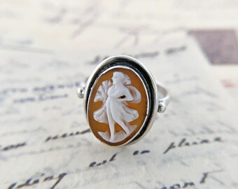 Antique Silver Cameo Ring (US Ring Size 3)