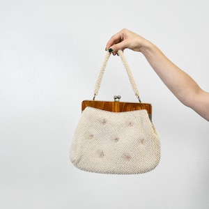 Vintage 60s Floral Beaded Handbag with Bakelite Clasp / White Fabric Interior Lining / Interior Pocket / Cottagecore Purse