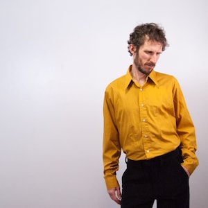 Vintage 70s Slim-Fit Men&#39;s Polyester Mustard Yellow Disco Shirt / Point Collar / 16 X 35 / Fits L