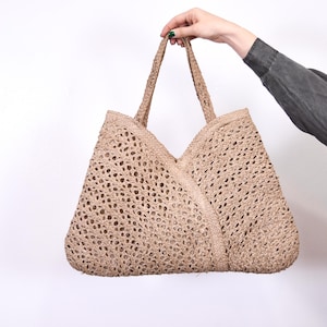 Vintage 1970s Italian Taupe Straw Handbag by Sirocco / Zip Pocket Tan Snap Closure Beige Pocketbook / Vintage Beach Bag / Made in Italy