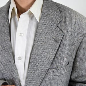 Vintage 80er Jahre Herren Multi-Speck Light Grey Strukturierte Notch Revers Sportcoat Blazer / Vollfutter / Professoren Sportjacke / Made in USA / 48R