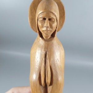 9-3/4&quot; Hand Carved Wooden Praying Madonna • Vintage Figurine - Travel Shrine Triptych - Virgin Mary Icon - Wooden Figurine, Religious Statue