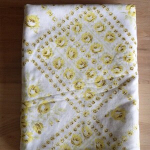 Vintage Twin Flat Grant/'s Home Bed Sheet Floral Blue and Green on White Lace Trim Bed Linens Bedroom Muslin Groovy Fabric Retro Curtain