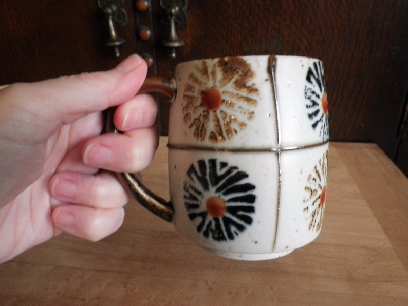 Vintage MCM geometric hand painted starburst speckled pedestal mug