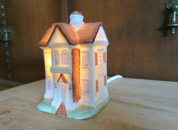 Vintage Cozy Victorian House Shaped Lamp Night Light or Small