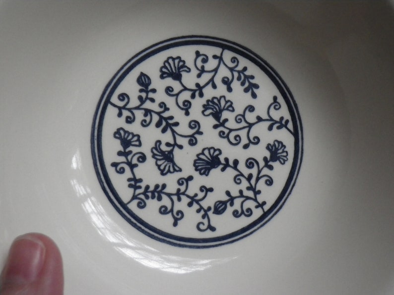 2 Soup Bowls Homer Laughlin Blue Vines and Flowers Pattern Cereal Dish 7 inch Made in USA J-81 Navy Azul Cobalt Dinner Ware Replacement Pair