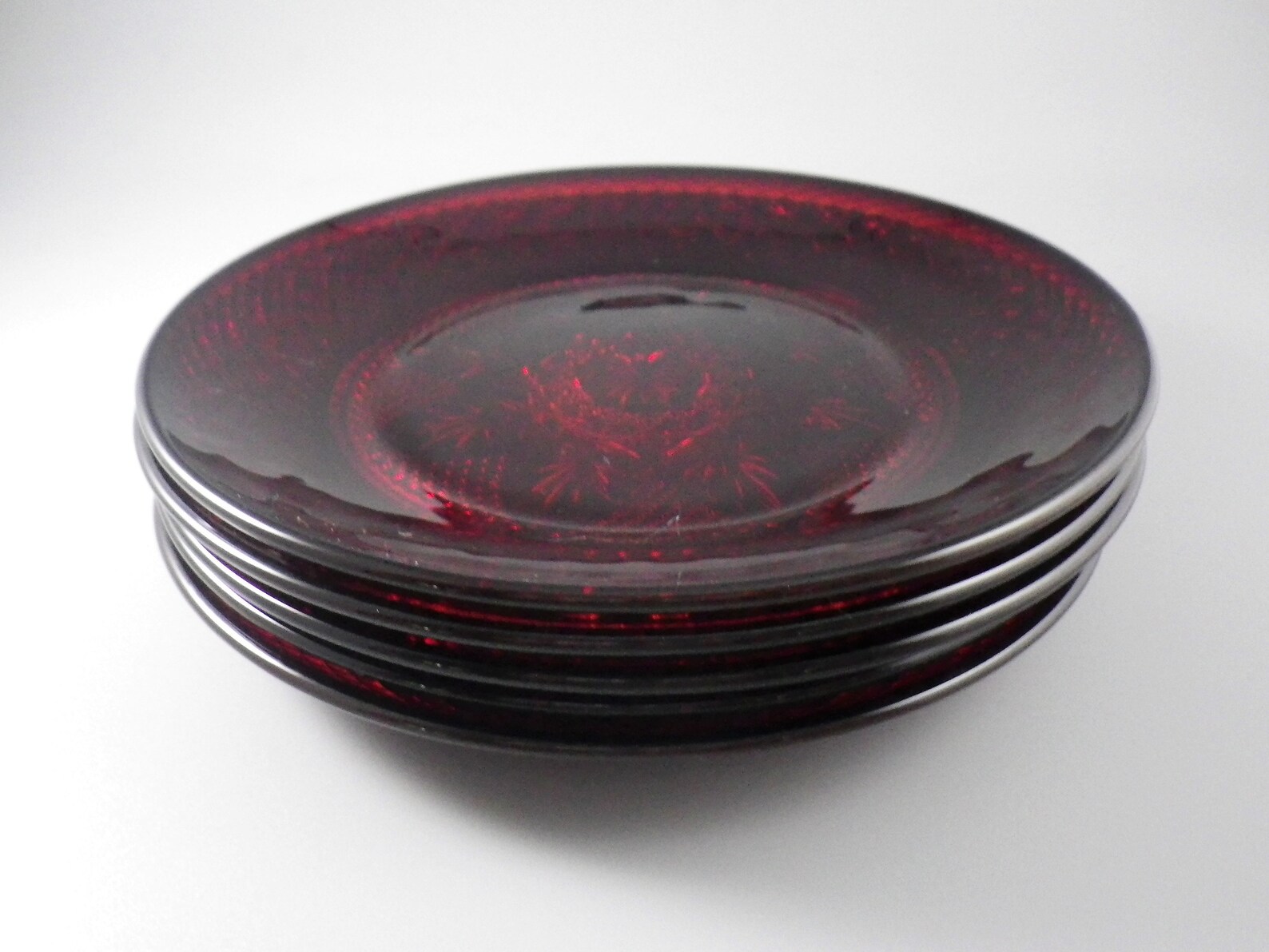 Set of 4 Glass Lunch Plates in Antique Ruby Pattern by CRISTAL Etsy