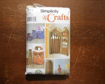Simplicity Crafts Pattern 5777 Gift Wrap Accessories Projects c. 2002  Organizer 6 Bags and Boxes Patterns Hanging Wrap Organization Hanger
