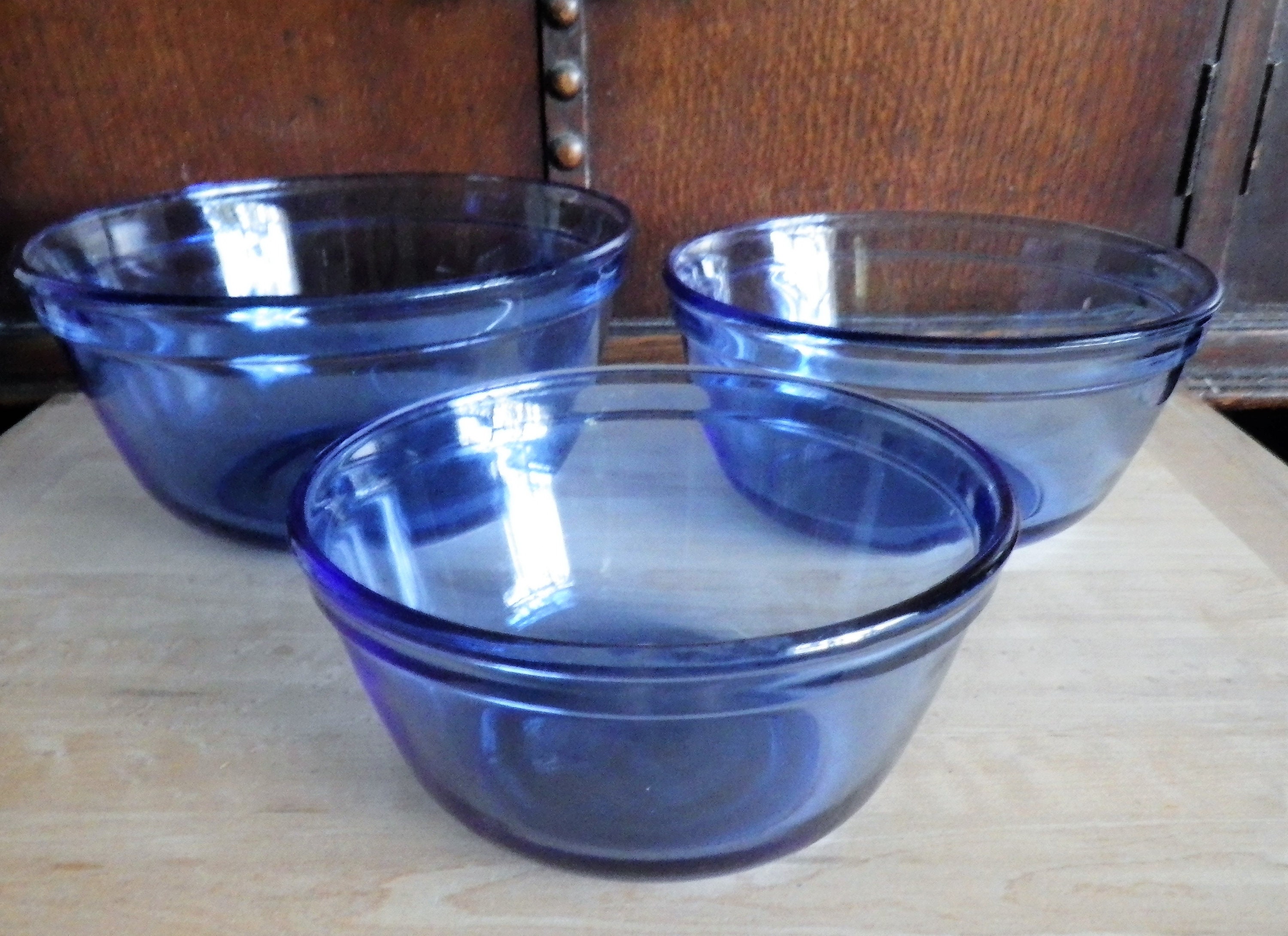 Dollhouse Miniature Ceramic Nesting Mixing Bowls in Cobalt Blue B5098 