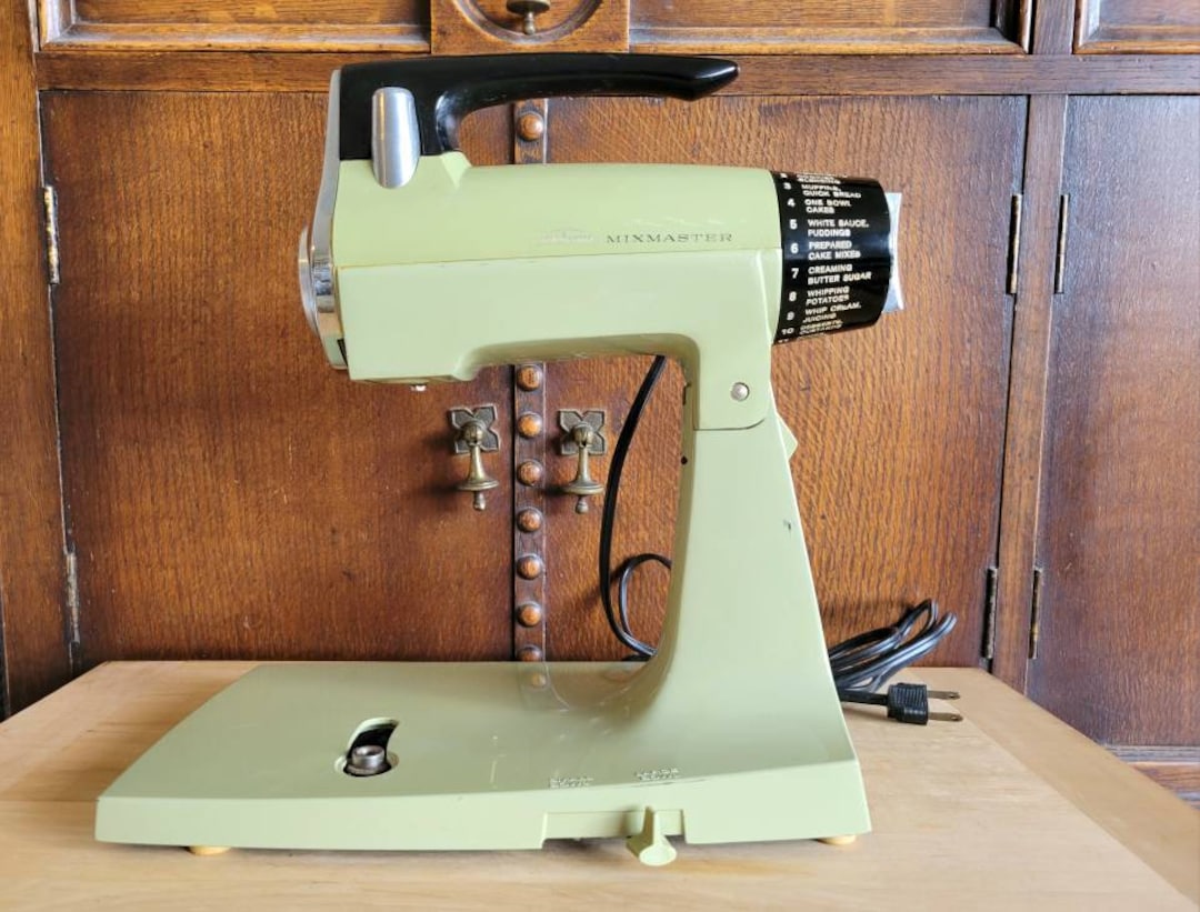 Vintage Sunbeam Mixmaster MMA 12 Speed in Avocado Green Tested WORKS