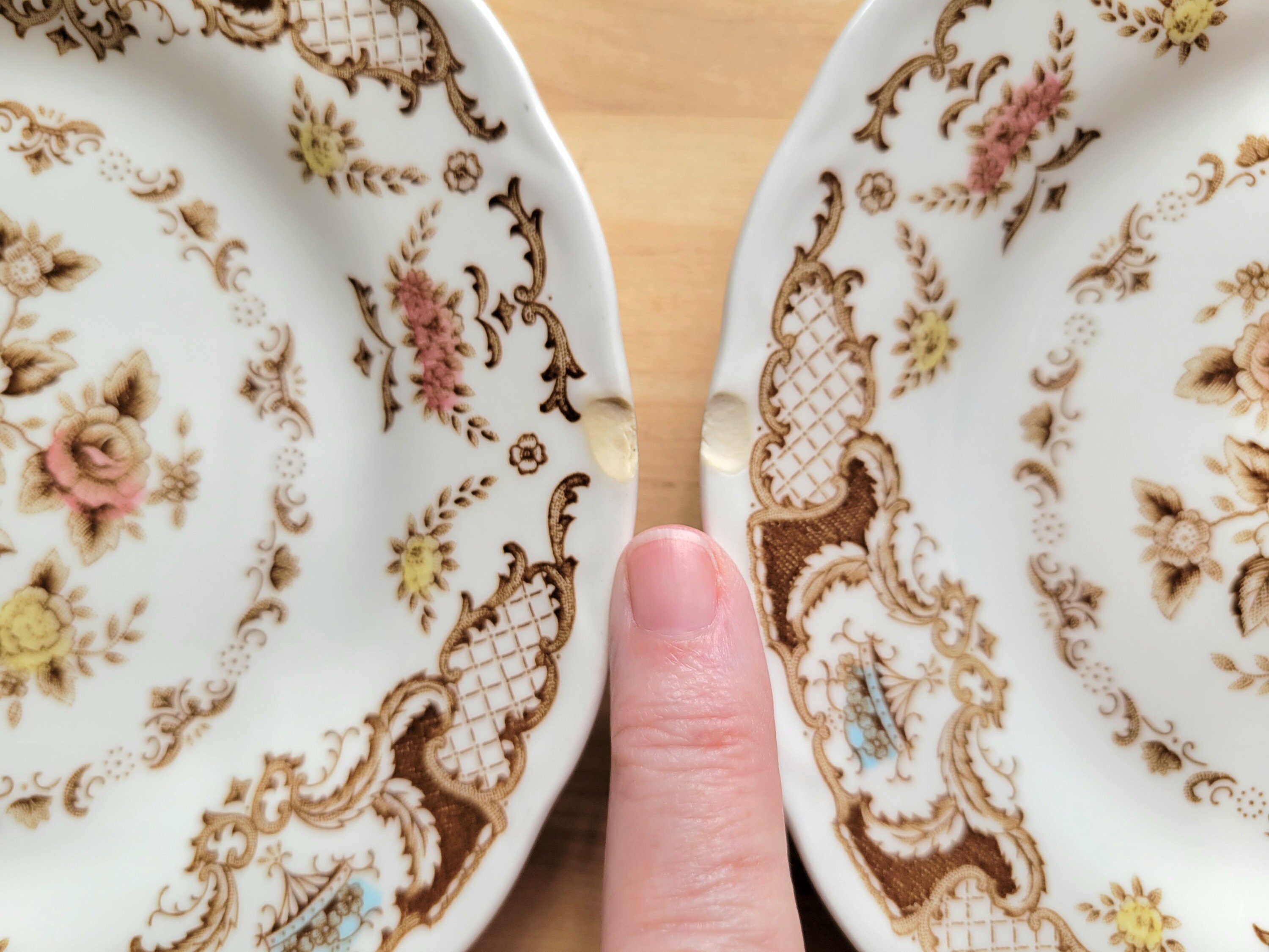 Chippy 4 Pc Set of 2 Salad Plates and 2 Bread Plates