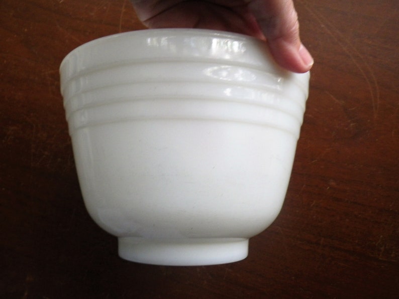 Pyrex Small Farmhouse Milkglass Mixing Bowl Pour Spout White Etsy