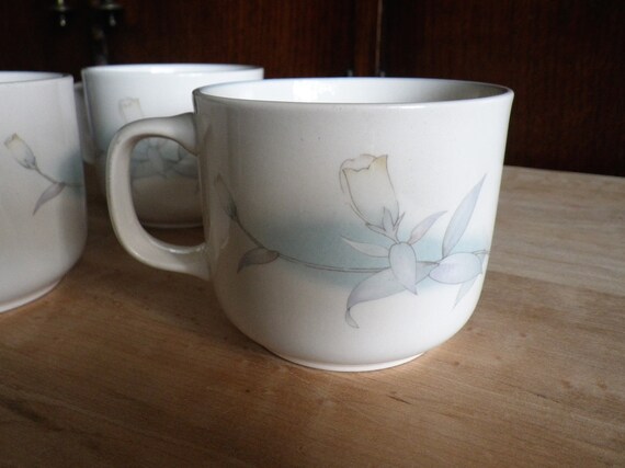 4 Flat Cups Together By Noritake Misty Isle Collection Keltcraft Made In Ireland Pastel Flowers Pattern Design Outside Handle Tea 9132 Mug - 