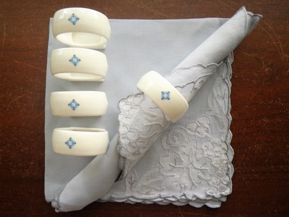 Square store napkin rings