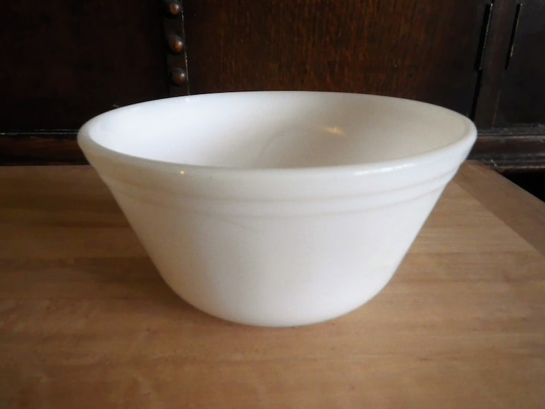 Set of 3 Nesting Bowls Country Kitchen Green Hearts Mixing Serving Country Farmhouse Kitchen Sponge Painted ca 1980/'s Vegetable White