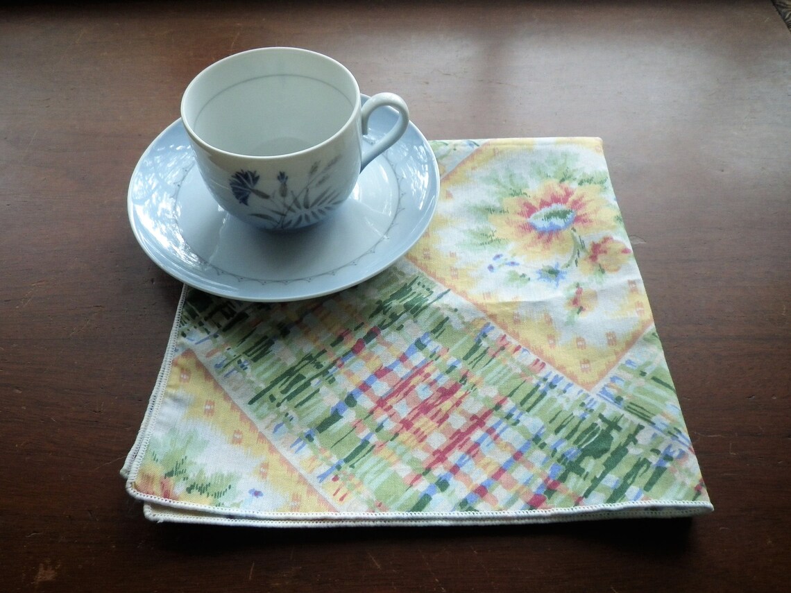 3 Vintage Cloth Napkins Floral Ikat Pattern 17x17 Inch Fall Etsy