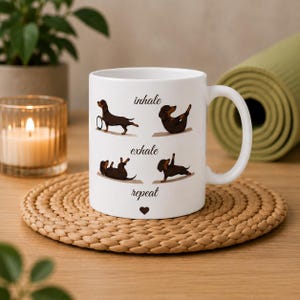Pilates Tasse "Inhale Exhale Repeat" | Dackel Tasse | Pilates Geschenk | Dachshund Mug | Reformer Pilates | Kaffeetasse