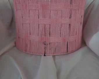 Pantalla de lámpara de hilo rosa hecha a mano