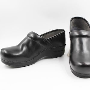 Size 8 in dansko shoes top