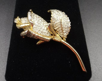 NETTIE ROSENSTEIN Rosebud Brooch w Pave Rhinestones