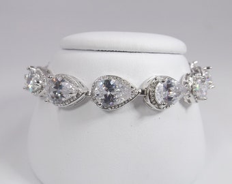 Dazzling Teardrop Cubic Zirconia Tennis Bracelet