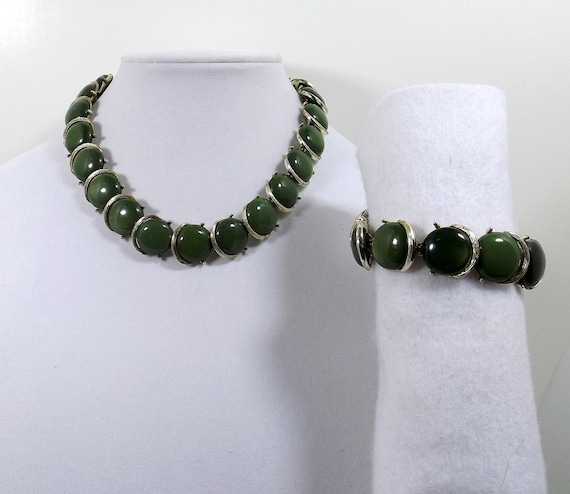 LISNER Olive Green Thermoset Necklace and Bracelet