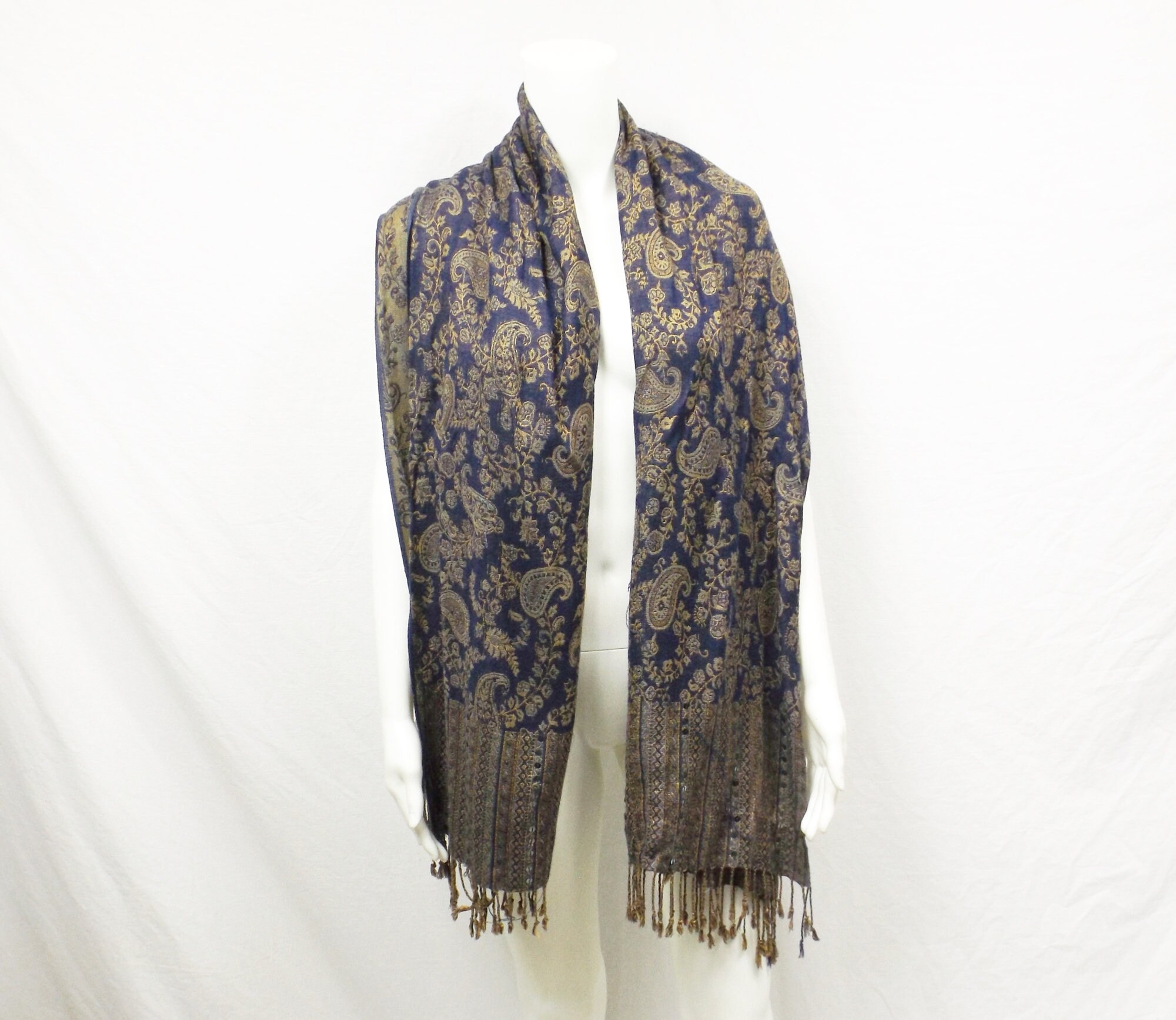 BINDYA Woven Paisley Scarf or Wrap - Etsy