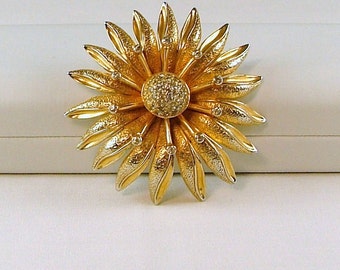 NETTIE ROSENSTEIN Flower Brooch