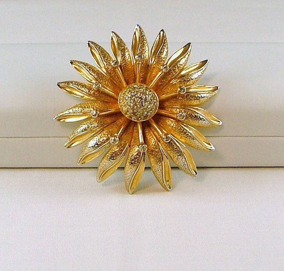 NETTIE ROSENSTEIN Flower Brooch - image 1