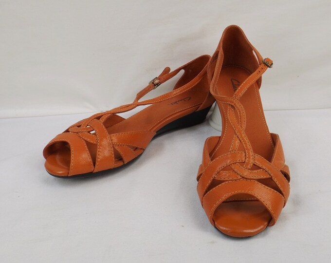 clarks peep toe sandals