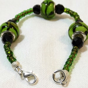 Upcycled Vintage Glass Bead Bracelet 7-5/8 image 5