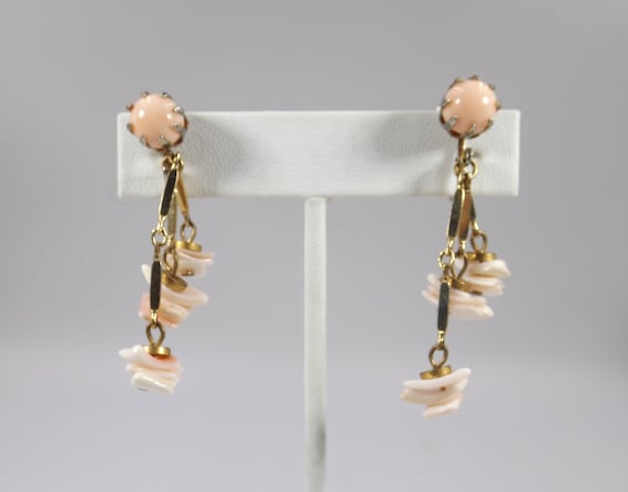 Faux Angel Skin Coral and Seashell Dangle Clip On… - image 1