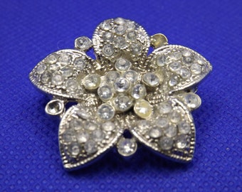 ブローチ ✩*॰本物のお花を✩*॰ ストーンつき ラインストーンフラワーブローチ - Etsy 日本