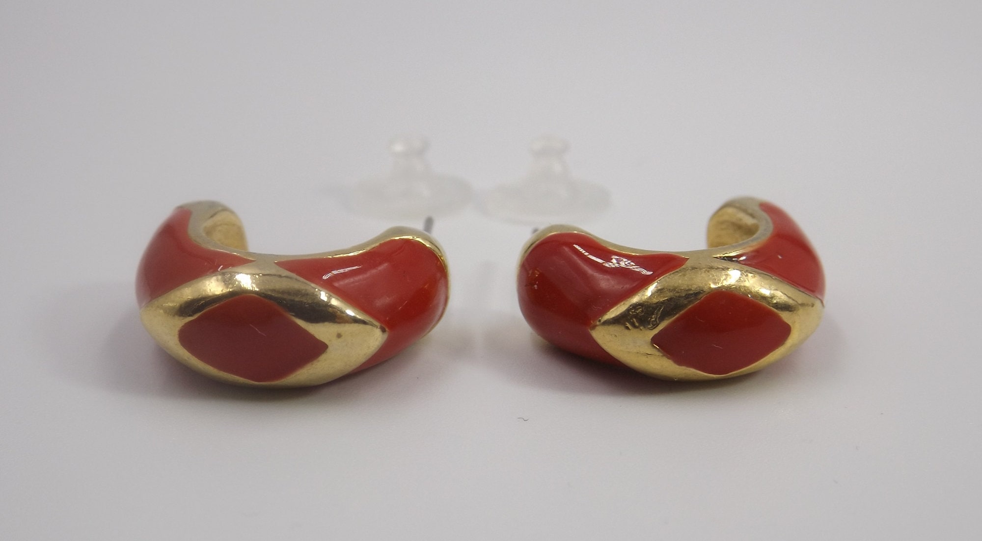 Orecchini Circolari Oro Con Smalto Rosso Granata - Aperti, In Lega, Confezione Regalo COOLSTEELANDBEYOND