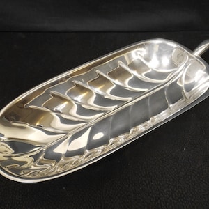 INTERNATIONAL SILVER Co. Plato plateado en forma de hoja