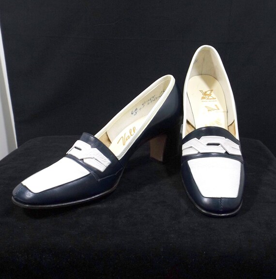 Valley Shoes Navy Blue And White Pumps Size 6b Etsy