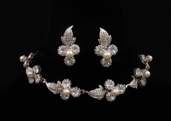NETTIE ROSENSTEIN Necklace and Clip On Earring Set - image 1