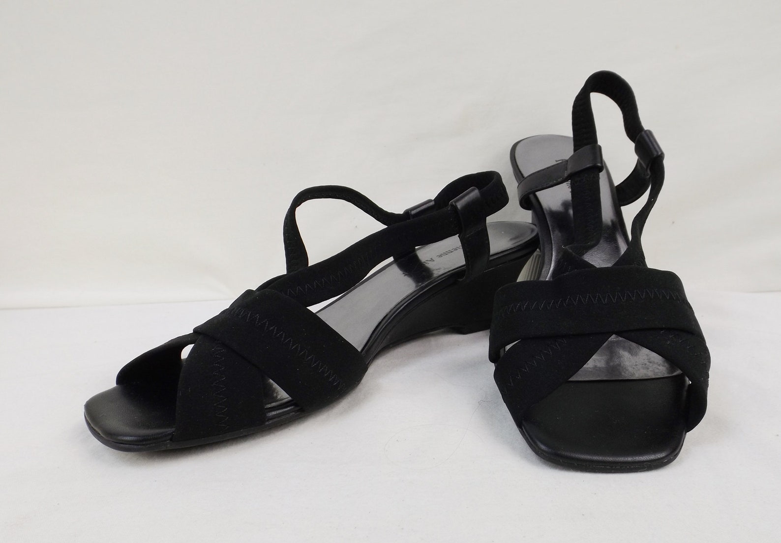 aigner sandals