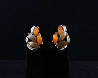 Mocha and Sienna Thermoset Clip On Earrings