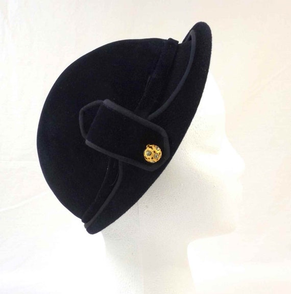 1920's ANN RELLIE Black Velvet Cloche Hat - image 4