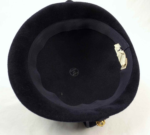 1920's ANN RELLIE Black Velvet Cloche Hat - image 8