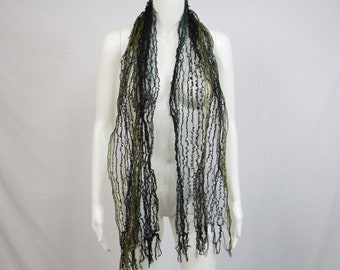Mehrfarbiges Garn und schwarzer Chiffon Langer Schal