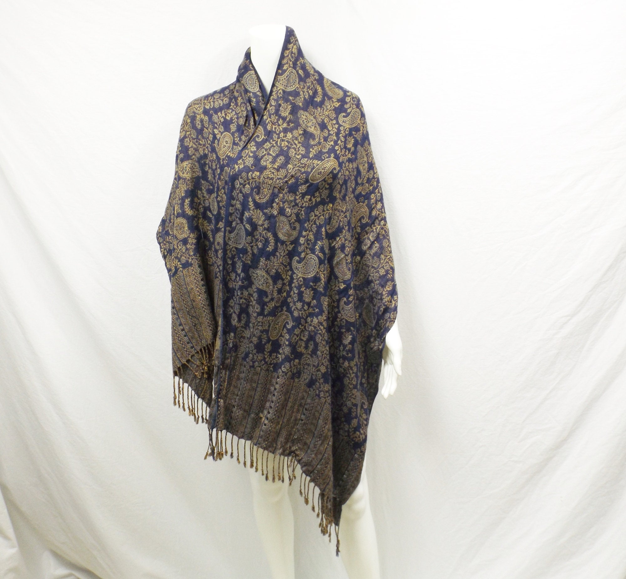 BINDYA Woven Paisley Scarf or Wrap - Etsy