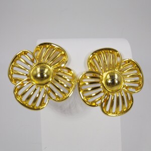 Vintage Gold Tone Openwork Flower Earrings